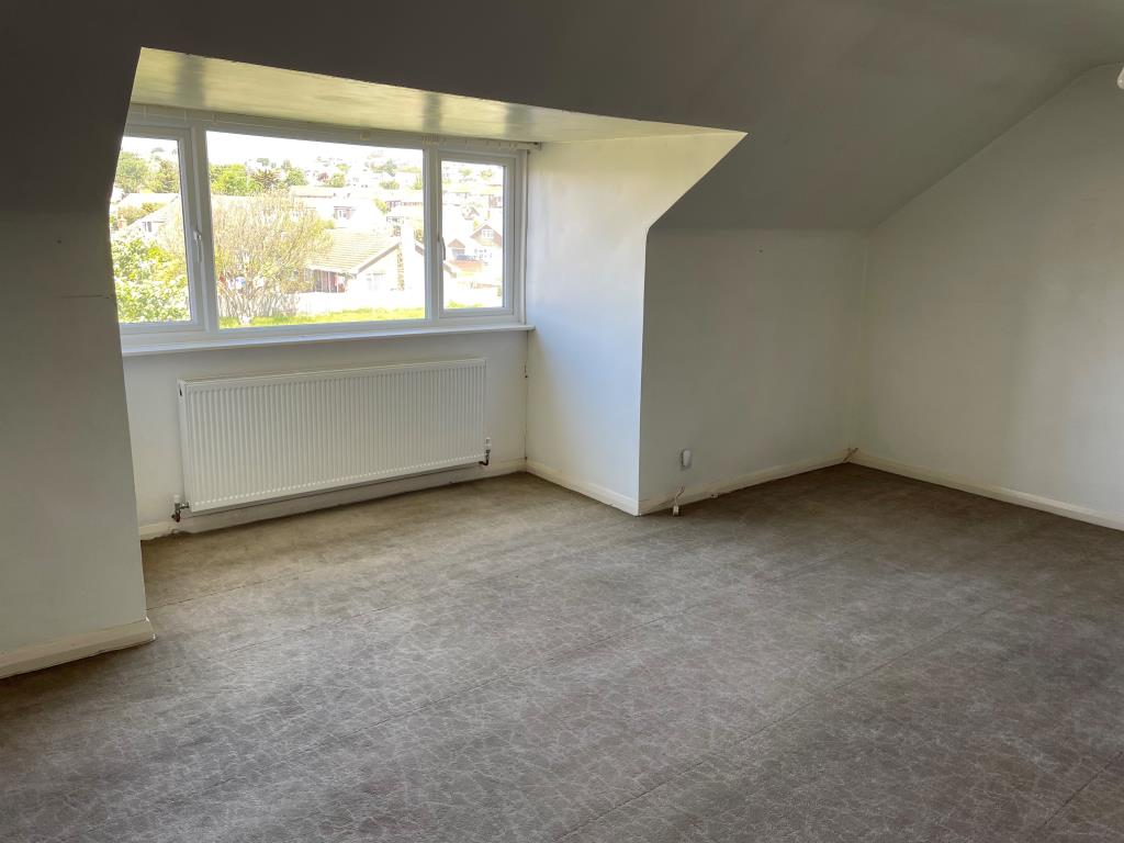 Lot: 129 - DETACHED CHALET BUNGALOW IN NEED OF UPDATING - main bedroom with westerly aspect